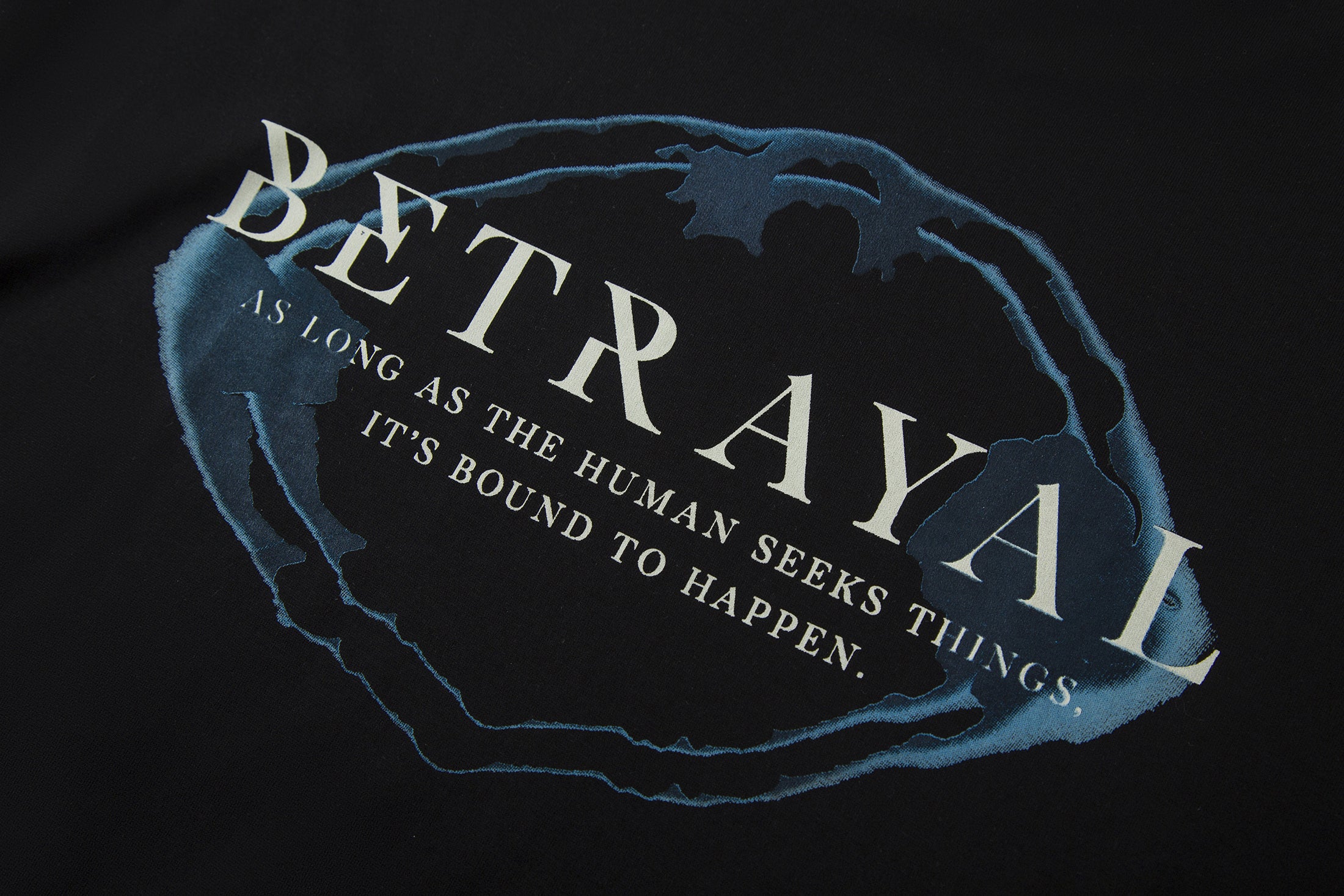Load image into Gallery viewer, Le Fruit Defendu Betrayal T-shirt - Black